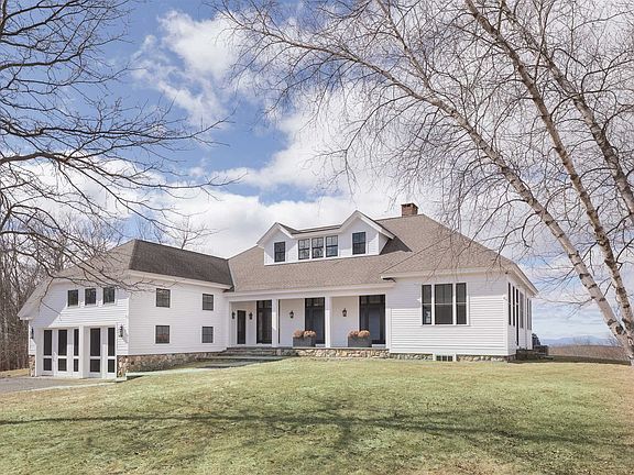 2nd image of 60 Blueberry Ln