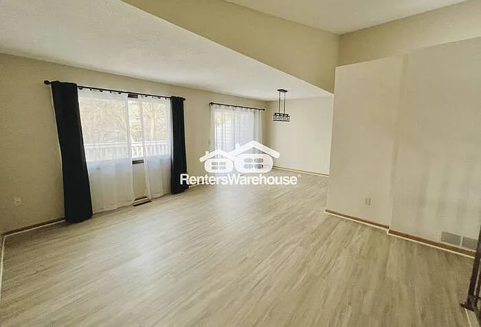 11221 Xavier Cir — Photo 4