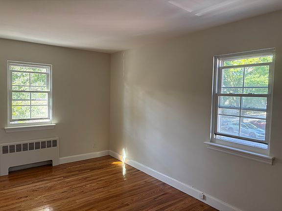 4th image of 23 Charlesbank Rd #A
