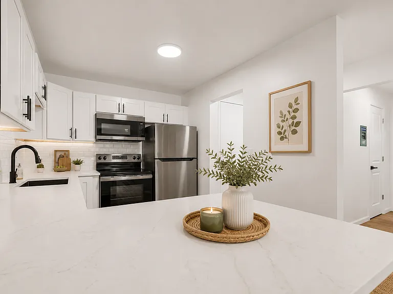 725 Coolidge St — Photo 5
