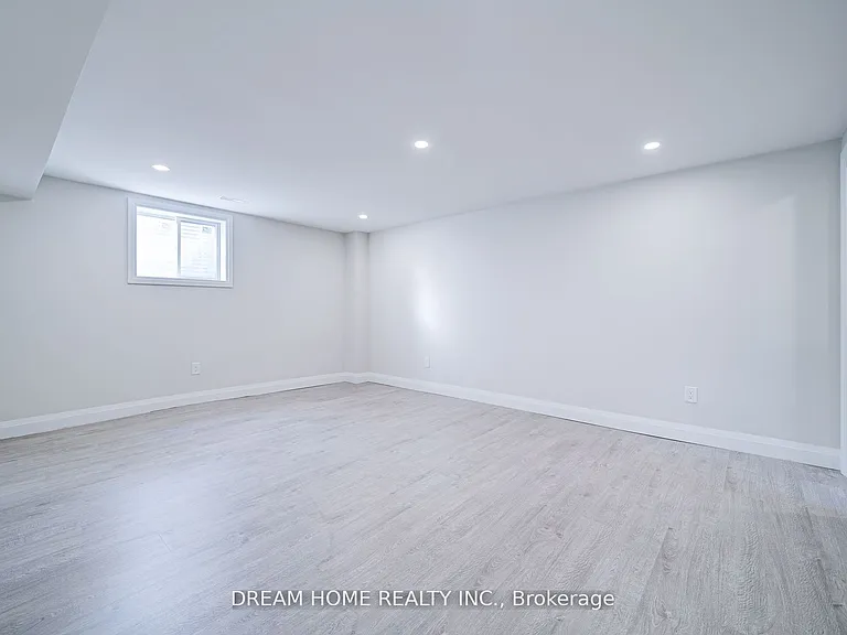 23 Manorcrest St #LOWER — Photo 17