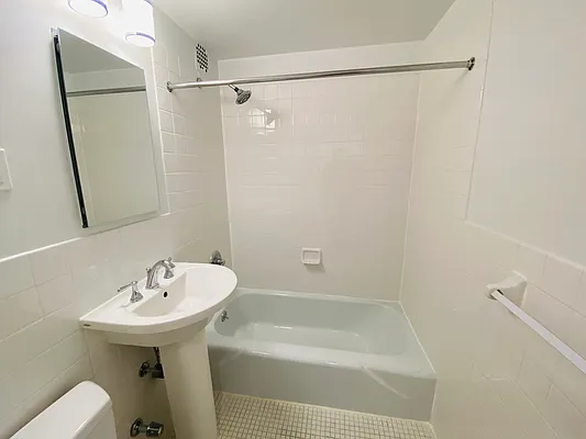 Rented by Metropolis Real Estate of Manhattan | media 15