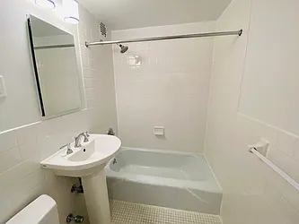 Rented by Metropolis Real Estate of Manhattan