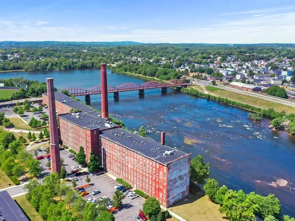 52 Lawrence Dr #M210, Lowell, MA 01854