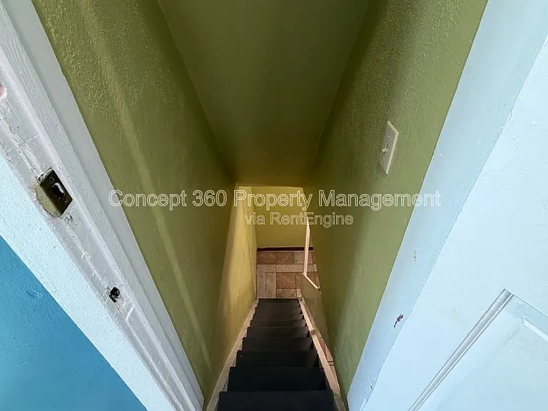 1124 Nadeau St — Photo 32