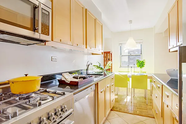Sold by Compass | media 2