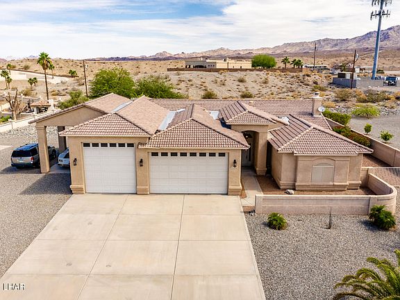4th image of 3625 Desert Rose Dr