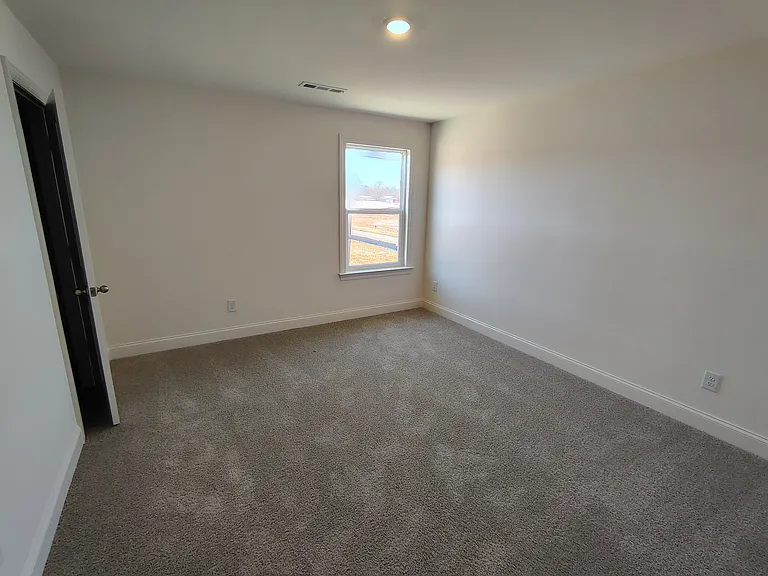 7923 Pine St — Photo 6