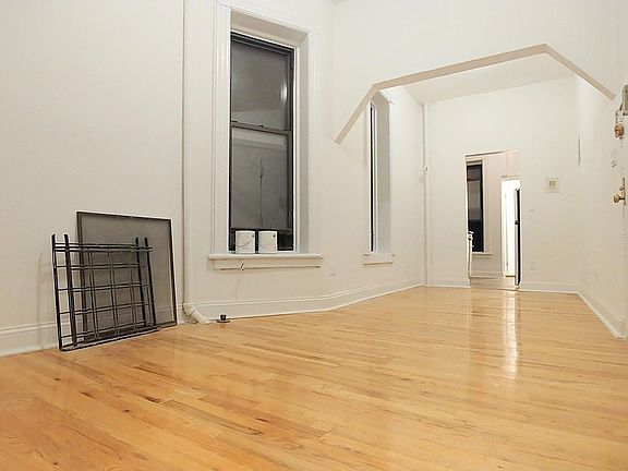 4th image of 238 E 89th St APT A