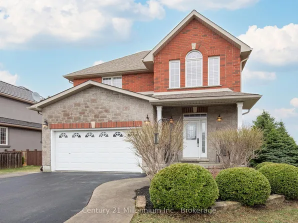 9 Hill St, Collingwood, ON L9Y 0A7