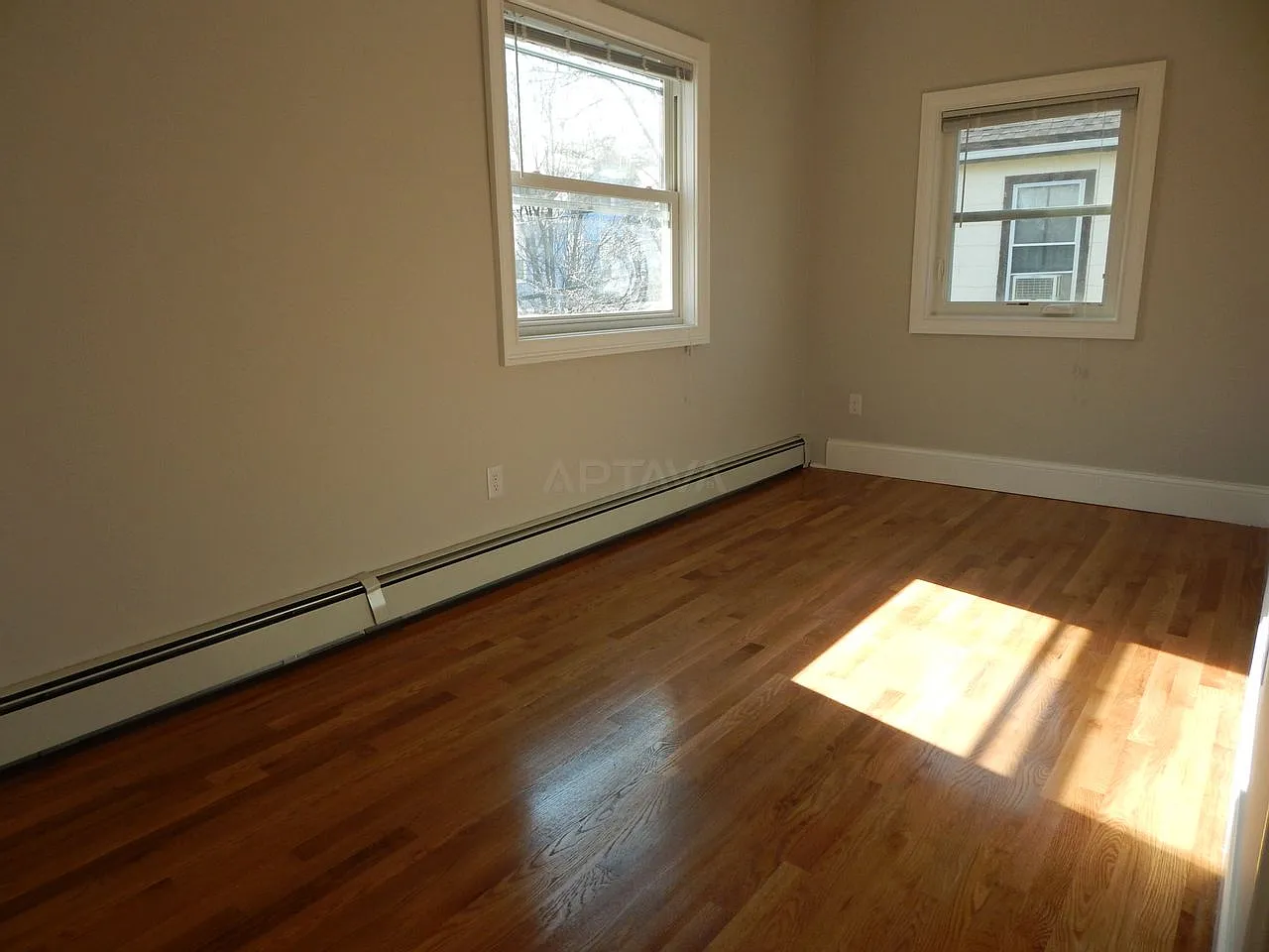 Inman Square / Kirkland/Harvard / Union Square area, 4 bedroom, 1 — Photo 2