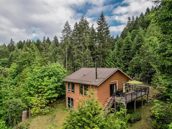 262 N View Pl, Salt Spring Island, BC V8K 1A9