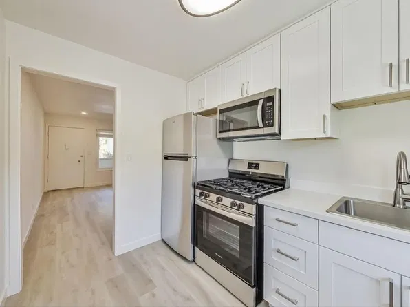 1203 Alameda De Las Pulgas #3, Belmont, CA 94002