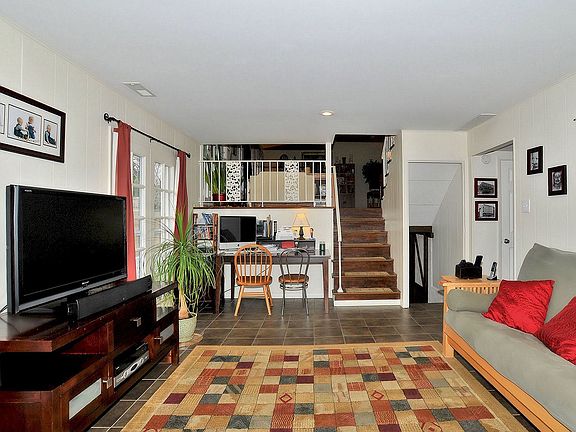 5th image of 139 Meadowlark Dr