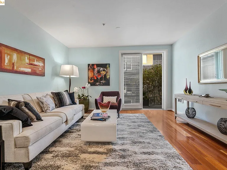 3090 Glascock St #306 — Photo 3