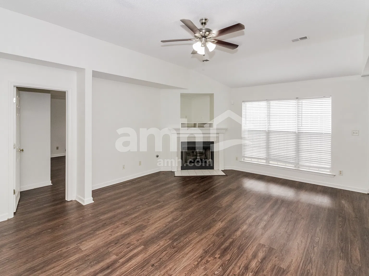 5 bed, 3.0 bath, 2844 sqft, $2,530 — Photo 4