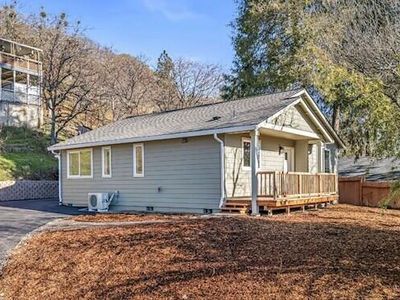 891 N 6th Ave, Gold Hill, OR, 97525