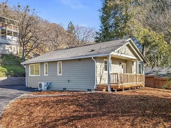 891 N 6th Ave, Gold Hill, OR 97525