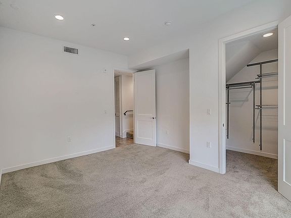 2nd image of 519 N Normandie Ave #5