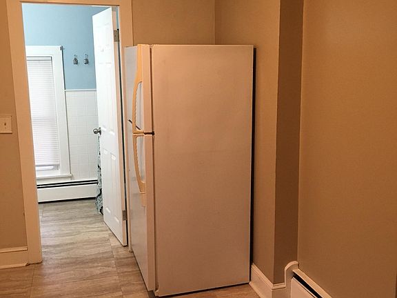 4th image of 31 Rockhill St Floor 3