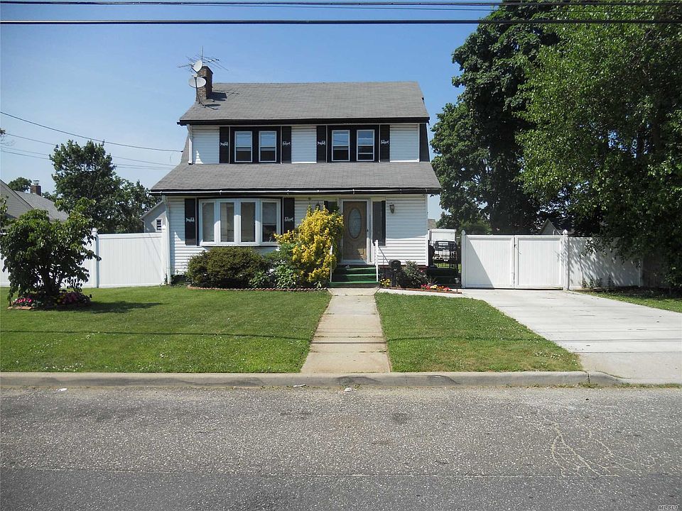1st image of 130 Henry St
