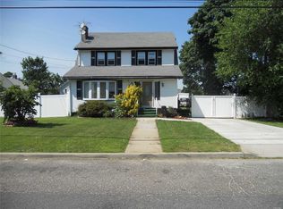 130 Henry St, Roosevelt, NY 11575