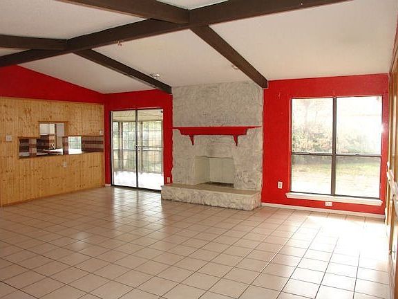 2nd image of 2209 Meacham Ct