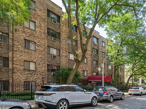 3rd image of 3620 N Pine Grove Ave APT 414