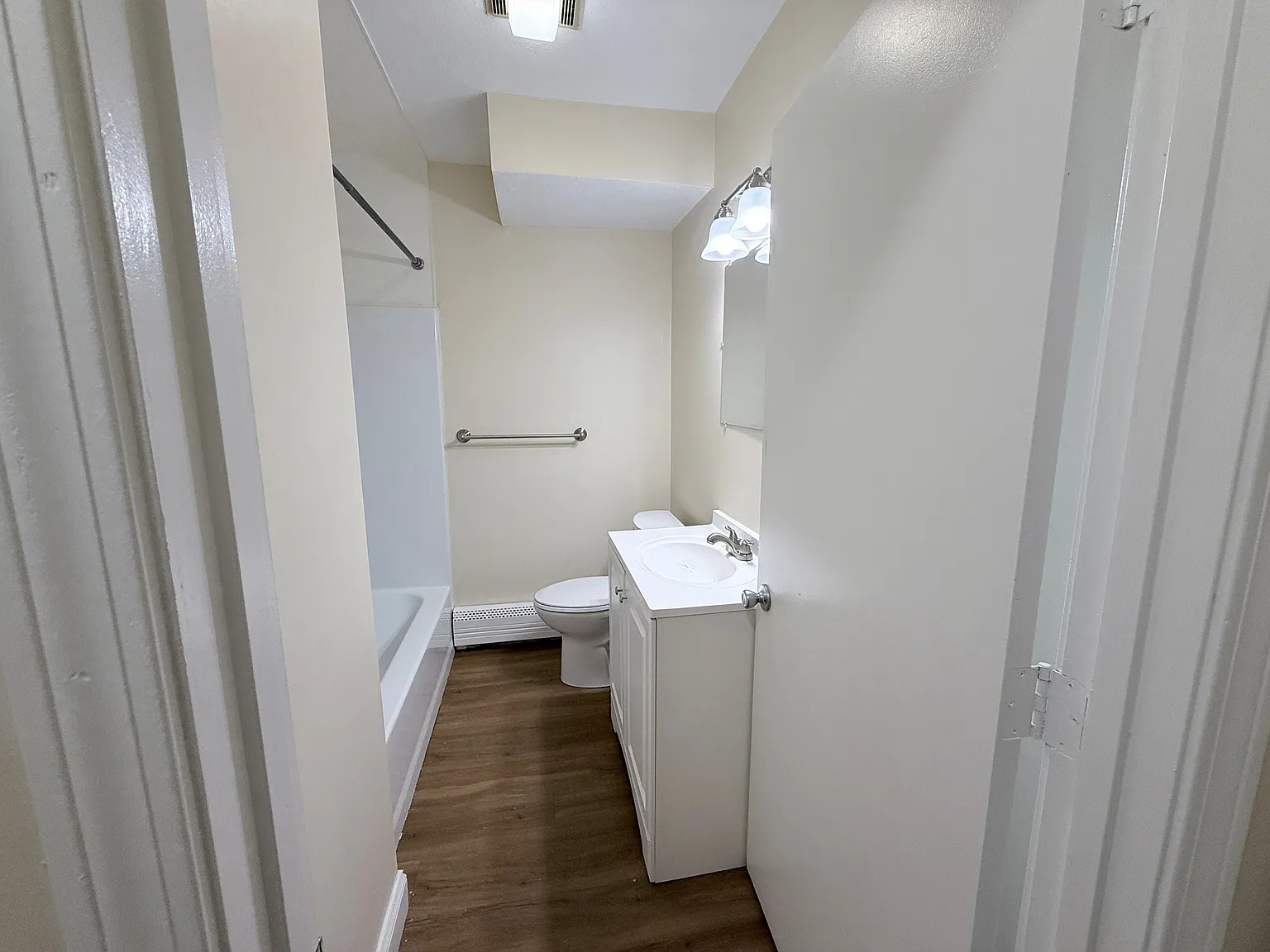 2 bed, $1,595 — Photo 4