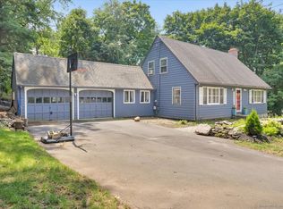 9 Barn Hill Rd, Bloomfield, CT 06002