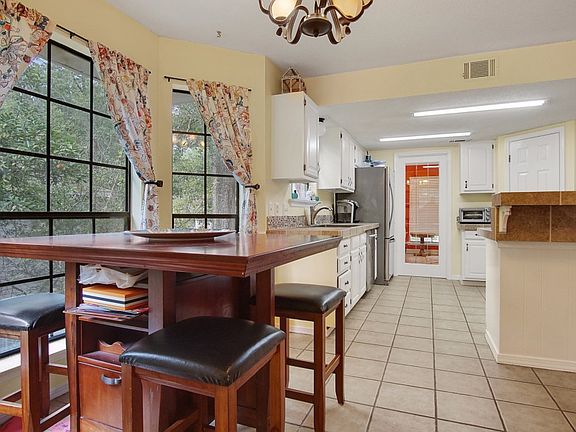 4th image of 828 Canary Pine Ct