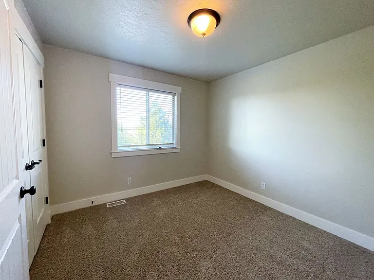 709 N Saddlebrook Way — Photo 23