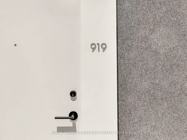 2020 Bathurst St #919 — Photo 3
