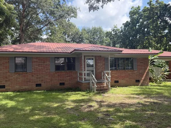 38 Coleman Rd, Dothan, AL 36301