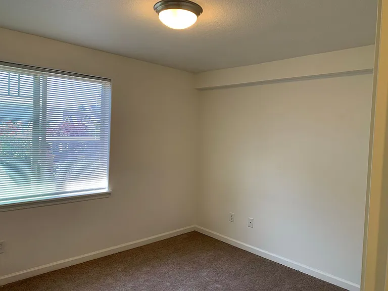 Falcon Ridge Apartments — Photo 16