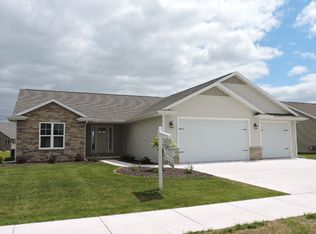 5610 N Calmes Dr, Appleton, WI 54913