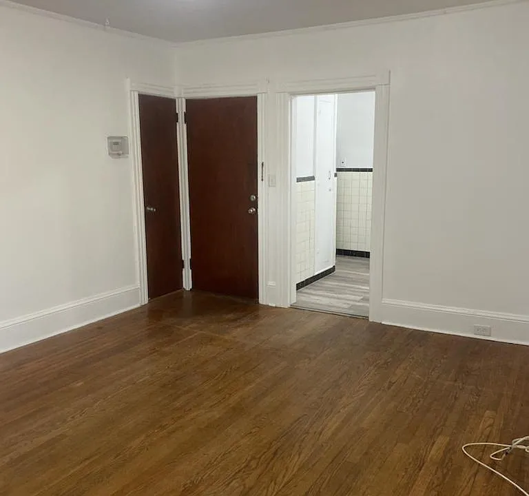 35 Dixon St
