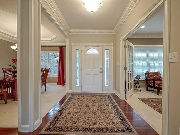 4th image of 10522 Hollowood Ct