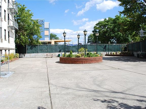 2nd image of 3080 Voorhies Ave APT 1H