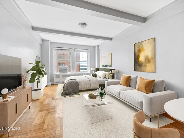 433 West 34th Street 8D image 3 of 14
