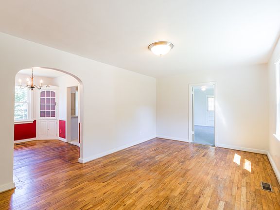 4th image of 9520 Shiloh Dr