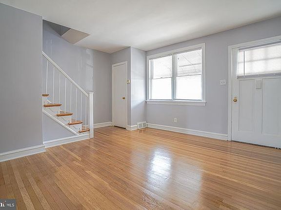 5th image of 2618 Eddington St
