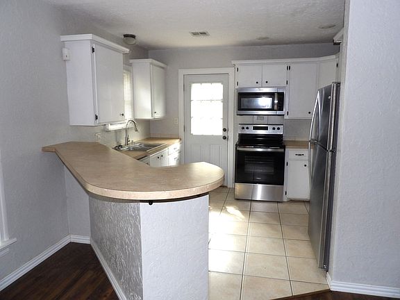 2nd image of 1727 NW Cherry Ave