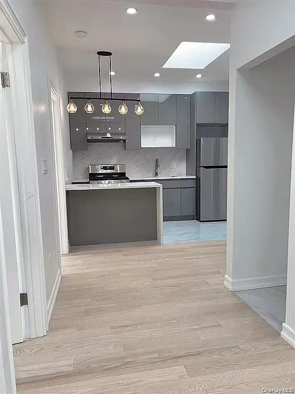 1110 Cypress Avenue — Photo 3