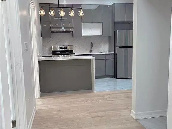 3rd image of 1110 Cypress Ave #2B
