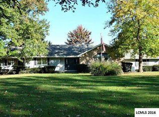 5 Illini Dr, Lincoln, IL 62656