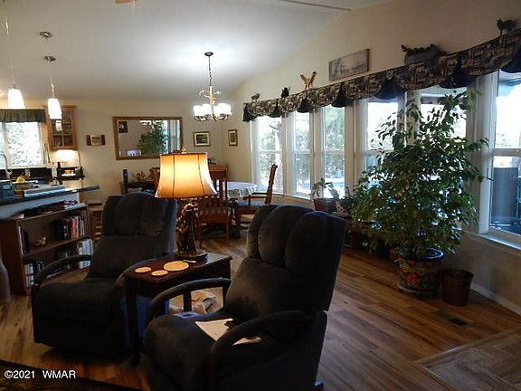 4th image of 1060 S Fox Ln