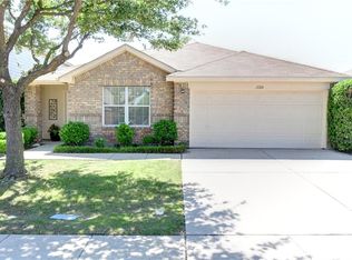 11124 Whispering Brook Ln, Fort Worth, TX 76140