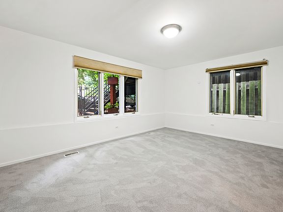 5th image of 2257 W Saint Paul Ave