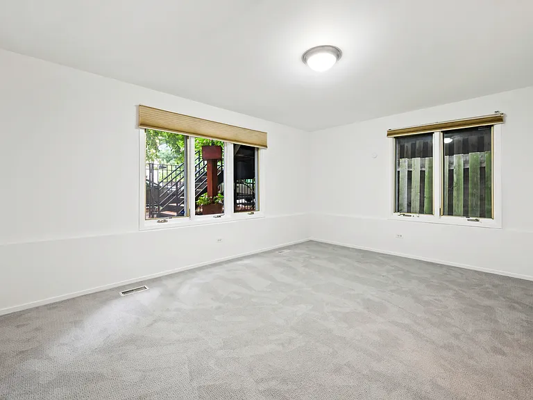 2257 W Saint Paul Ave — Photo 5